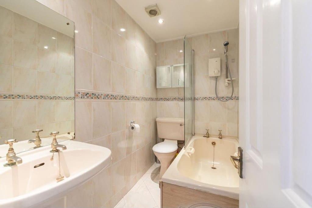 Stylish 1 Bedroom Apartment エディンバラ エクステリア 写真