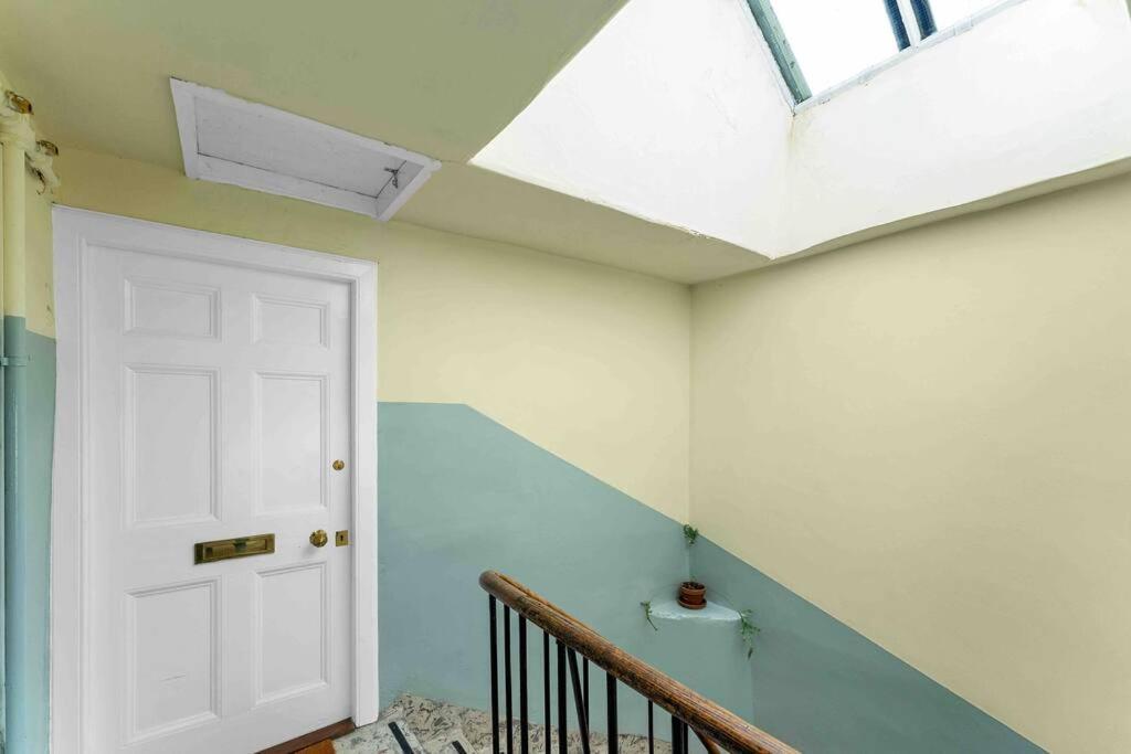 Stylish 1 Bedroom Apartment エディンバラ エクステリア 写真